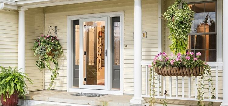 screen door installation in Cudahy