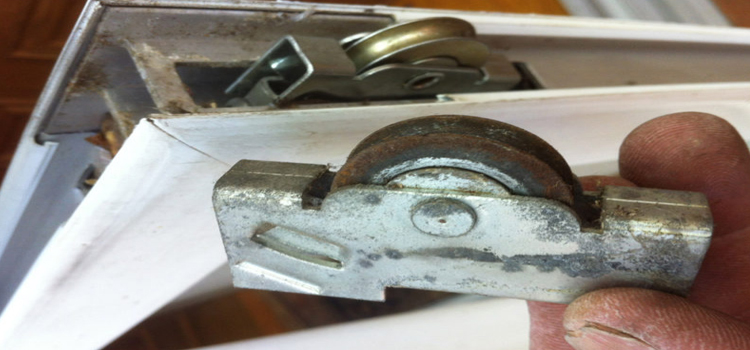 screen door roller repair in Cudahy